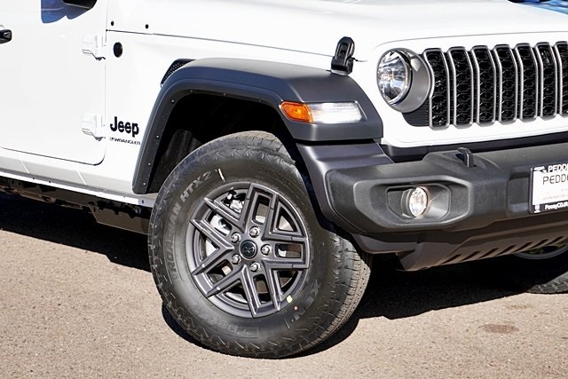 New 2026 Bright White Clear-Coat Exterior Paint Jeep Sport S image 4