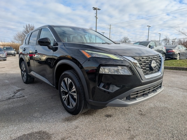 2023 Nissan Rogue SV's photo