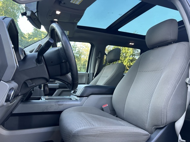 2017 Ford F-150 XLT photo 19