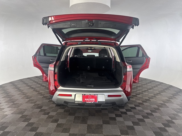 2024 Nissan Pathfinder SL photo 15