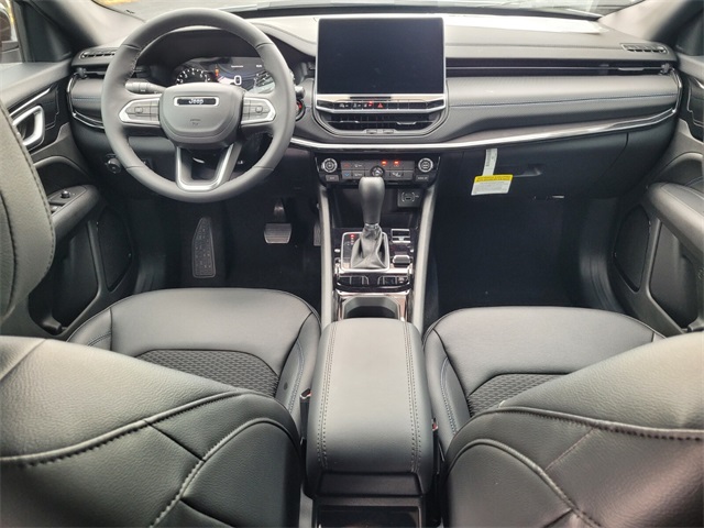 2025 Jeep Compass Latitude photo 13