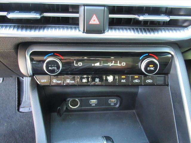 2022 Kia K5 EX photo 22