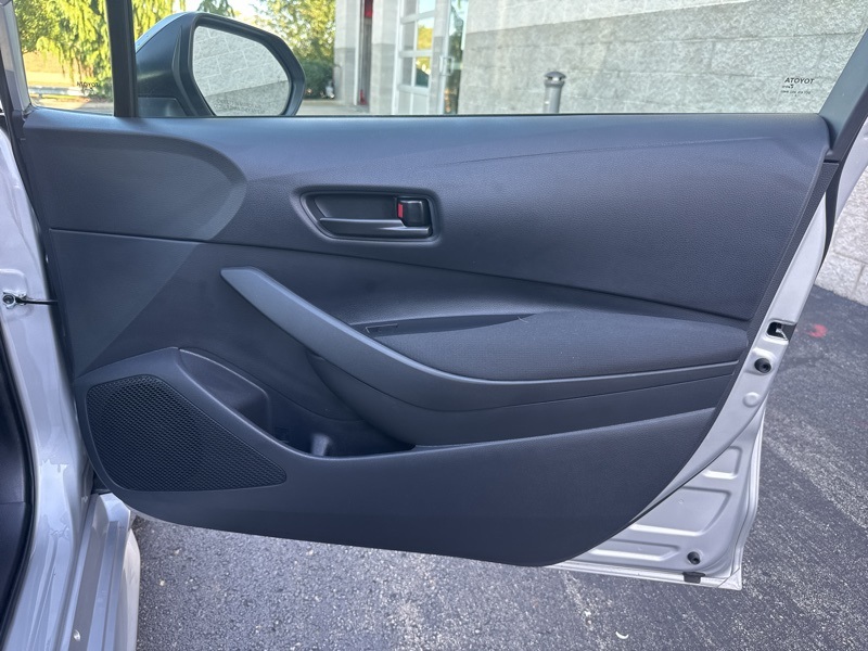2025 Toyota Corolla LE photo 39