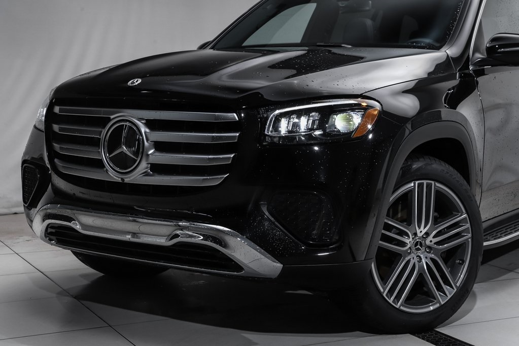 2026 Mercedes Benz GLS 450 4MATIC photo 2