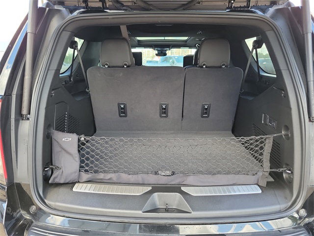 2024 Chevrolet Suburban High Country photo 18