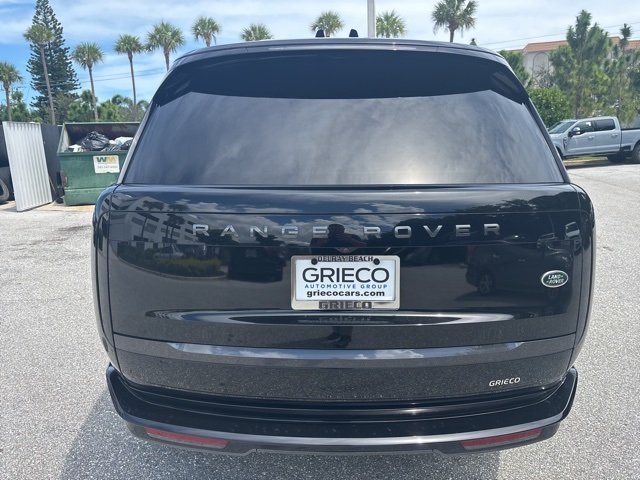 2023 Land Rover Range Rover SE photo 2