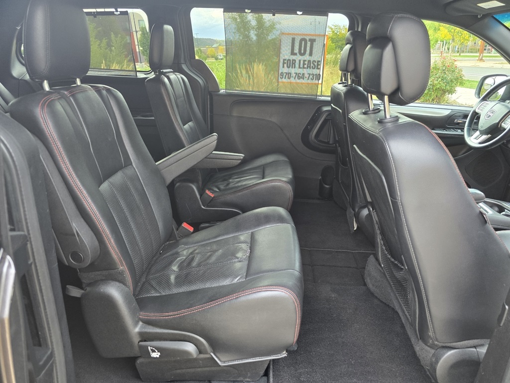 2017 Dodge Grand Caravan GT photo 32