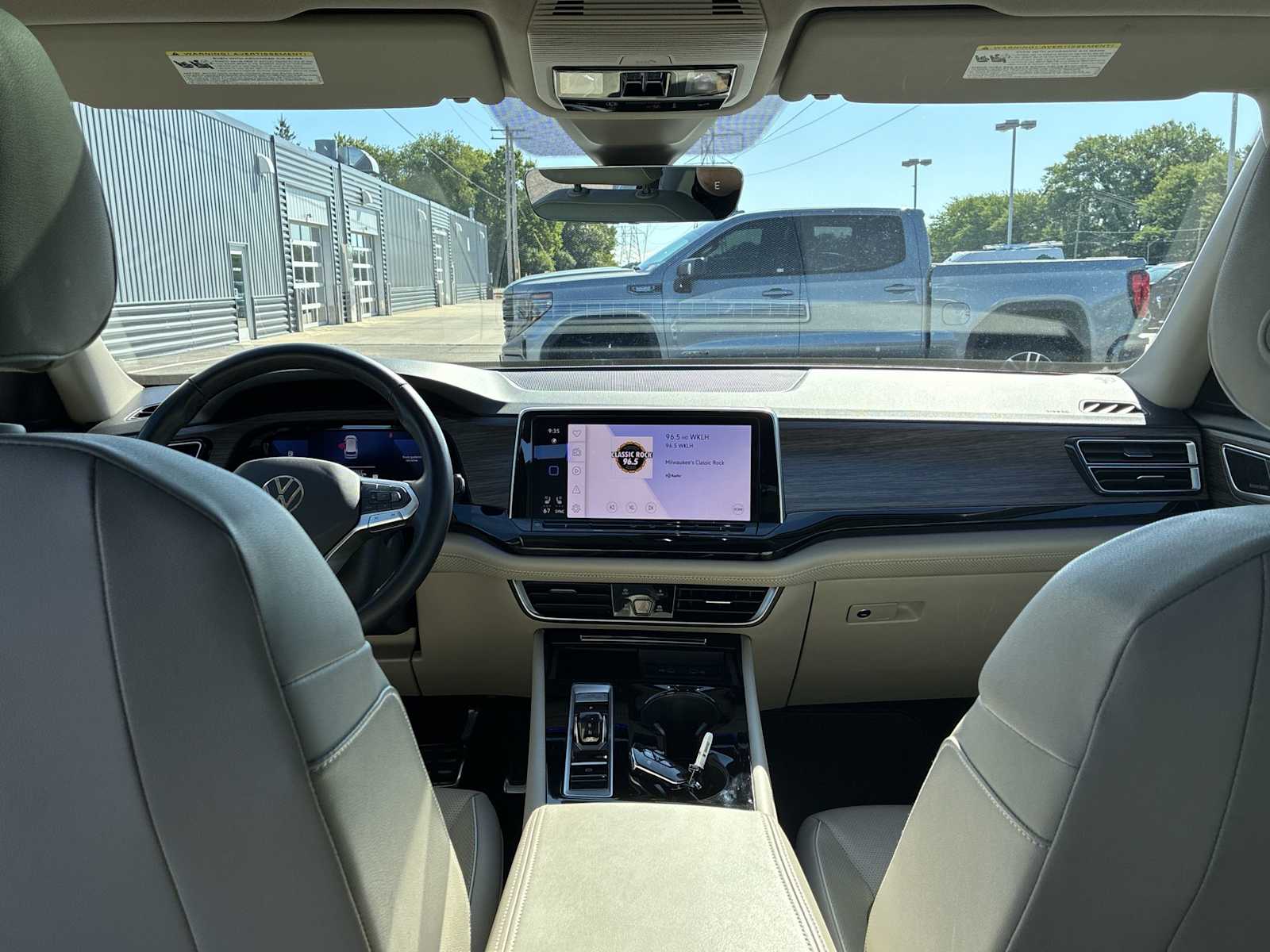 2024 Volkswagen Atlas SEL Premium R-Line photo 19