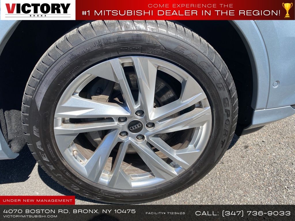 2023 Audi Q7 55 Premium Plus photo 4