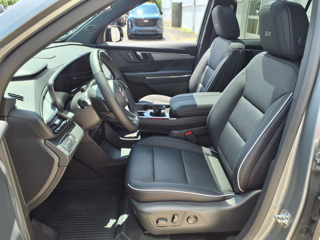 2025 Buick Enclave Sport Touring photo 4