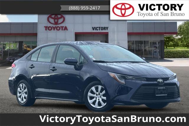 2024 Toyota Corolla LE's photo