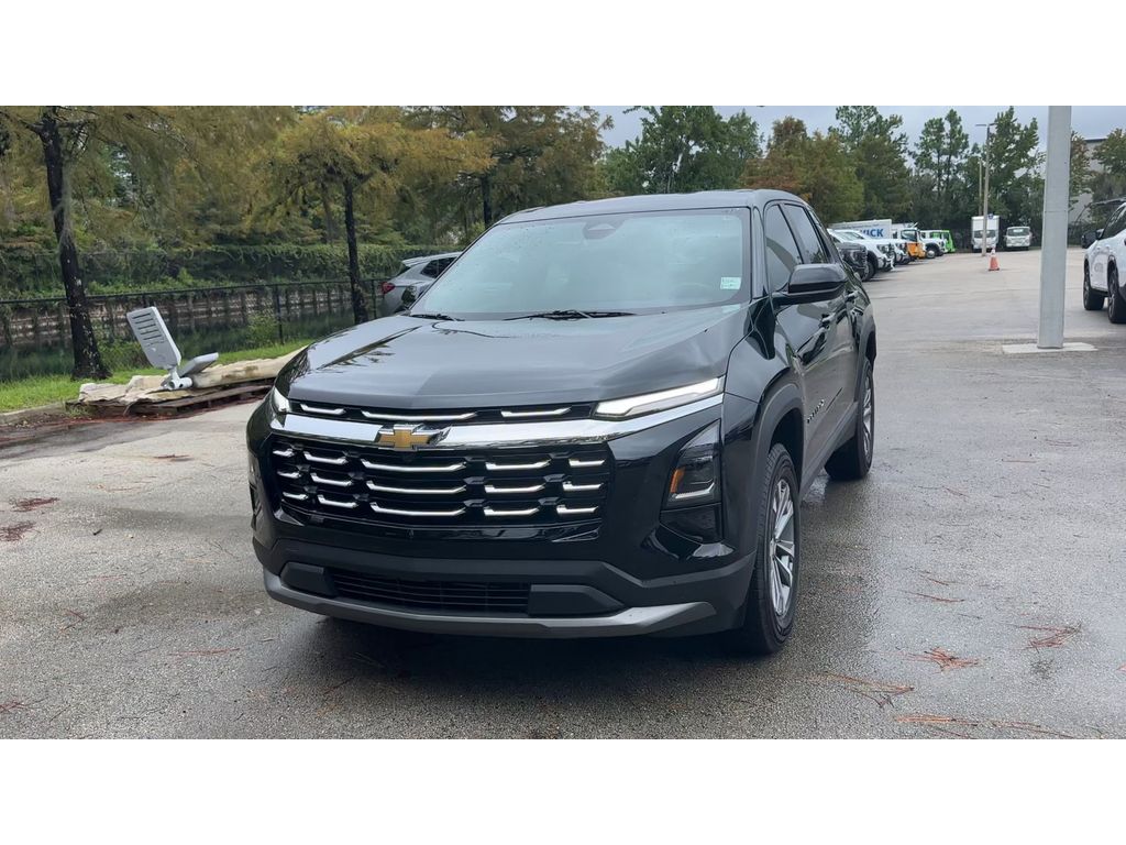 2025 Chevrolet Equinox LT photo 3