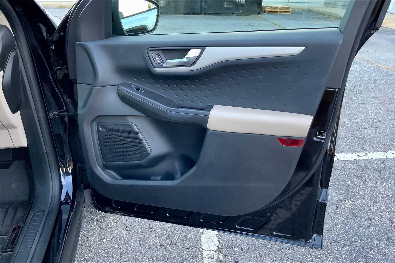 2020 Ford Escape SEL photo 20