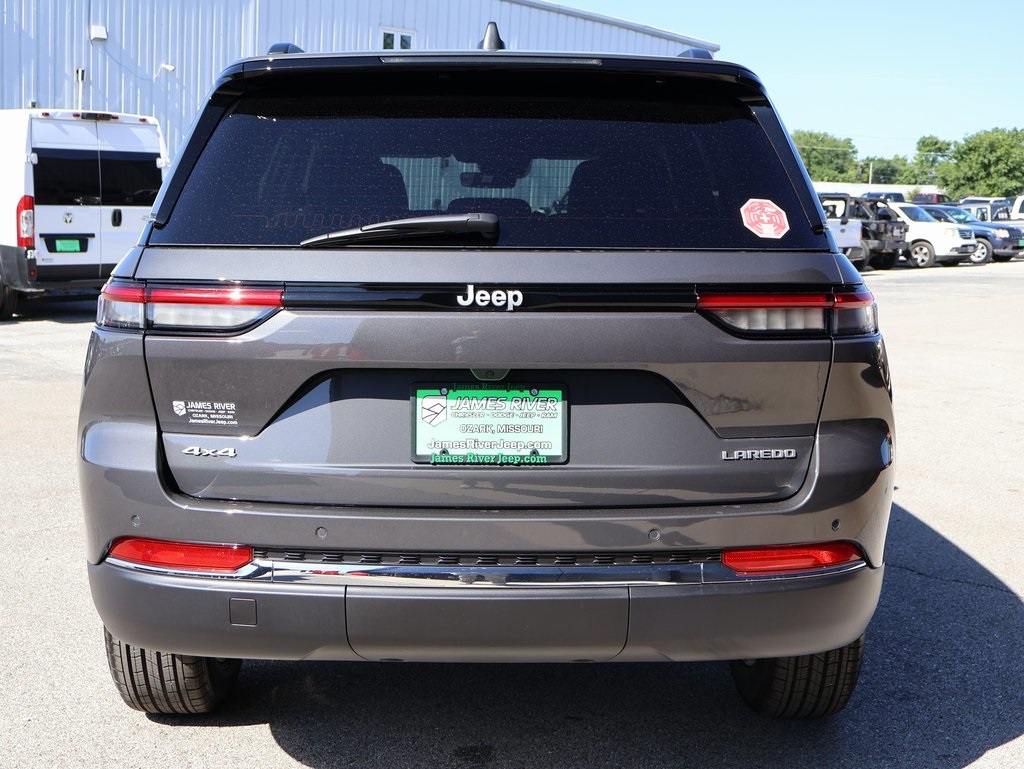 2025 Jeep Grand Cherokee Laredo X photo 4