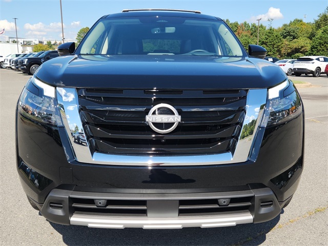 2025 Nissan Pathfinder Platinum photo 5