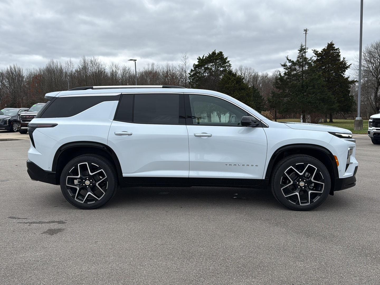 2026 Chevrolet Traverse High Country photo 4