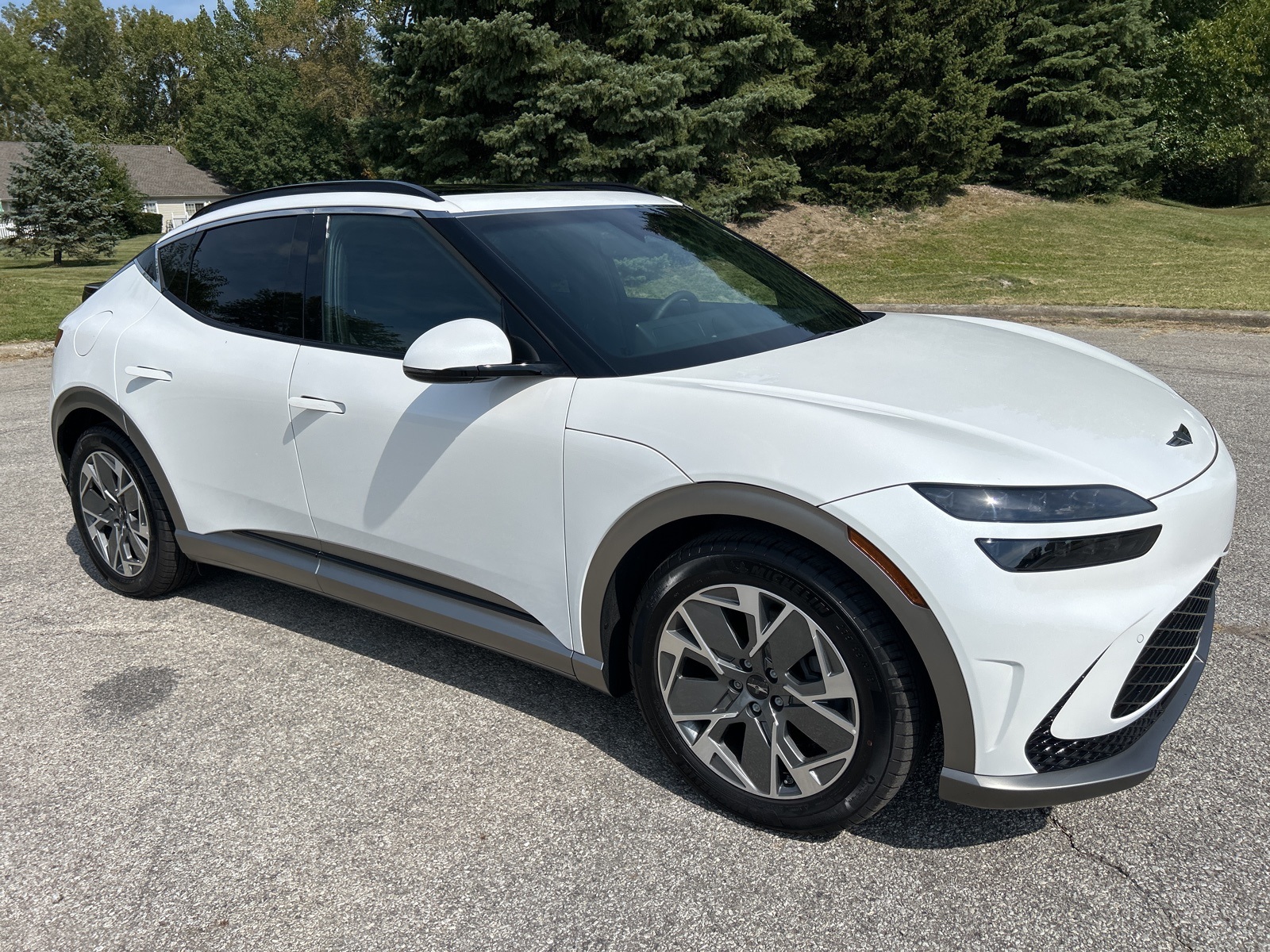 2025 Genesis GV60 Advanced AWD photo 3