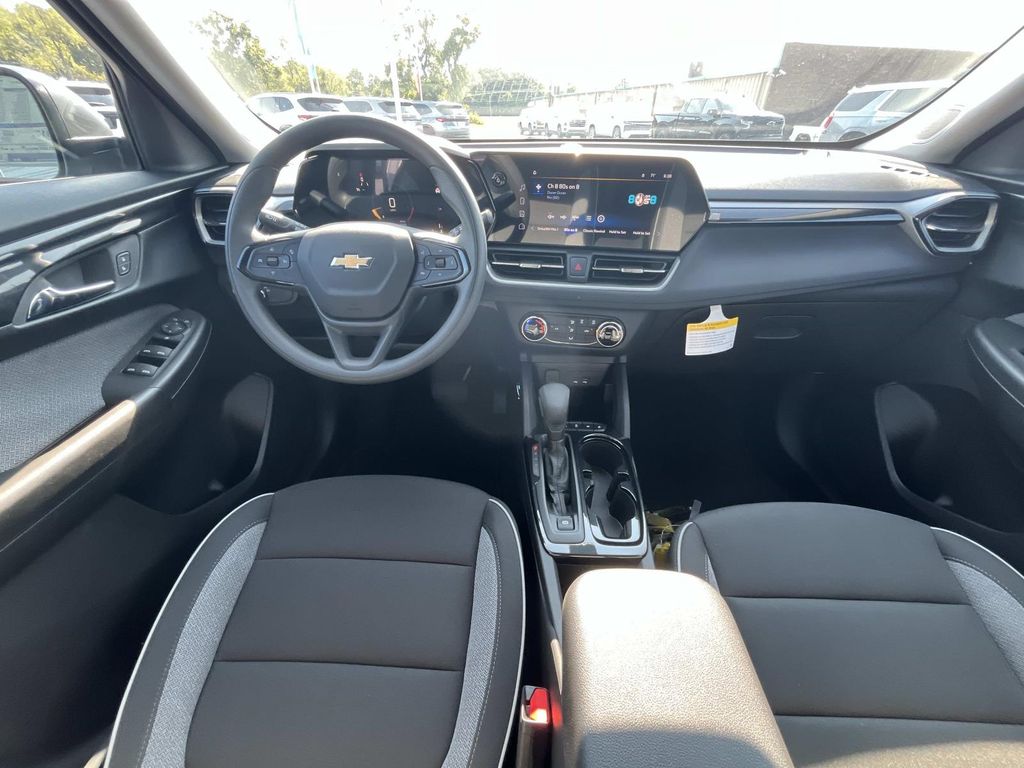 2026 Chevrolet Trailblazer LS photo 11