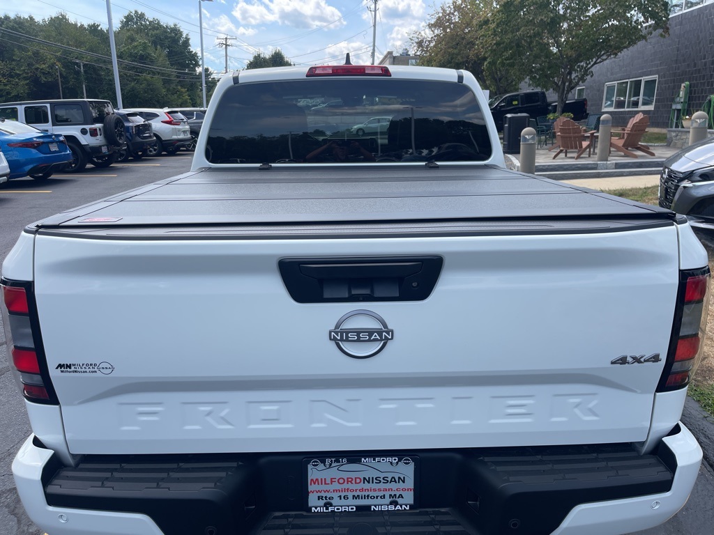 2025 Nissan Frontier SV photo 3