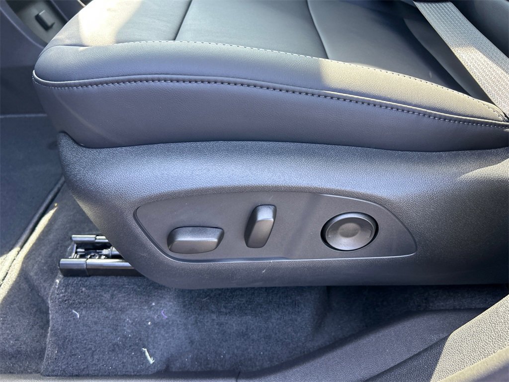 2026 GMC ACADIA - Image 15