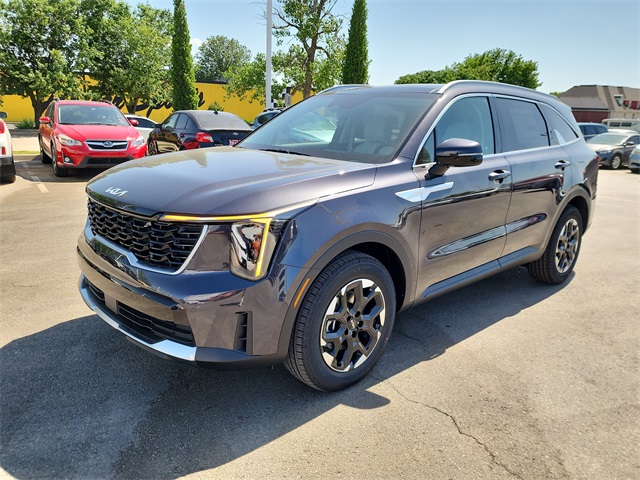2025 Kia Sorento S photo 6
