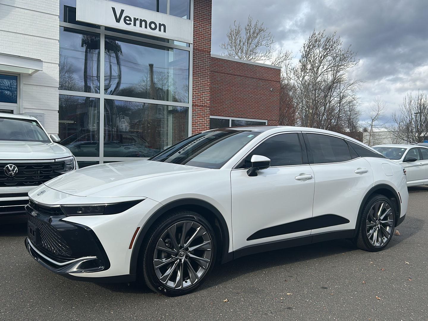 2023 Toyota Crown Limited's photo