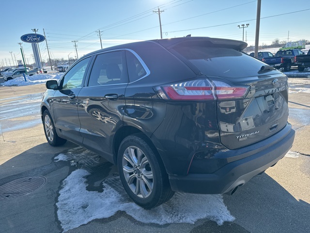 2023 Ford Edge Titanium photo 3