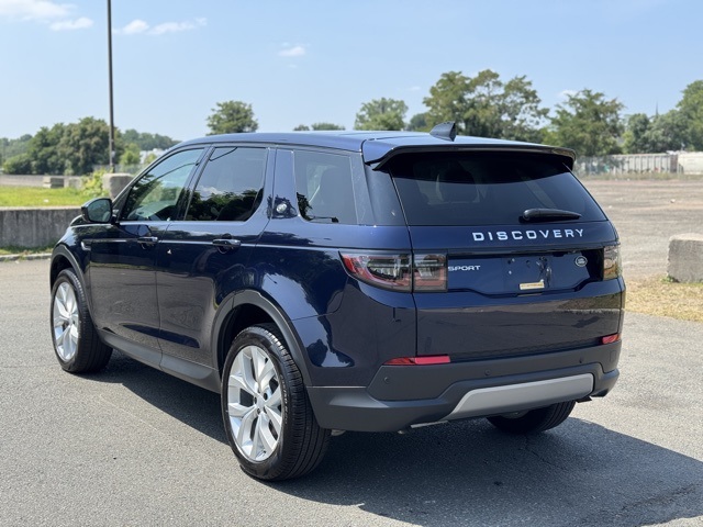 2022 Land Rover Discovery Sport SE photo 3