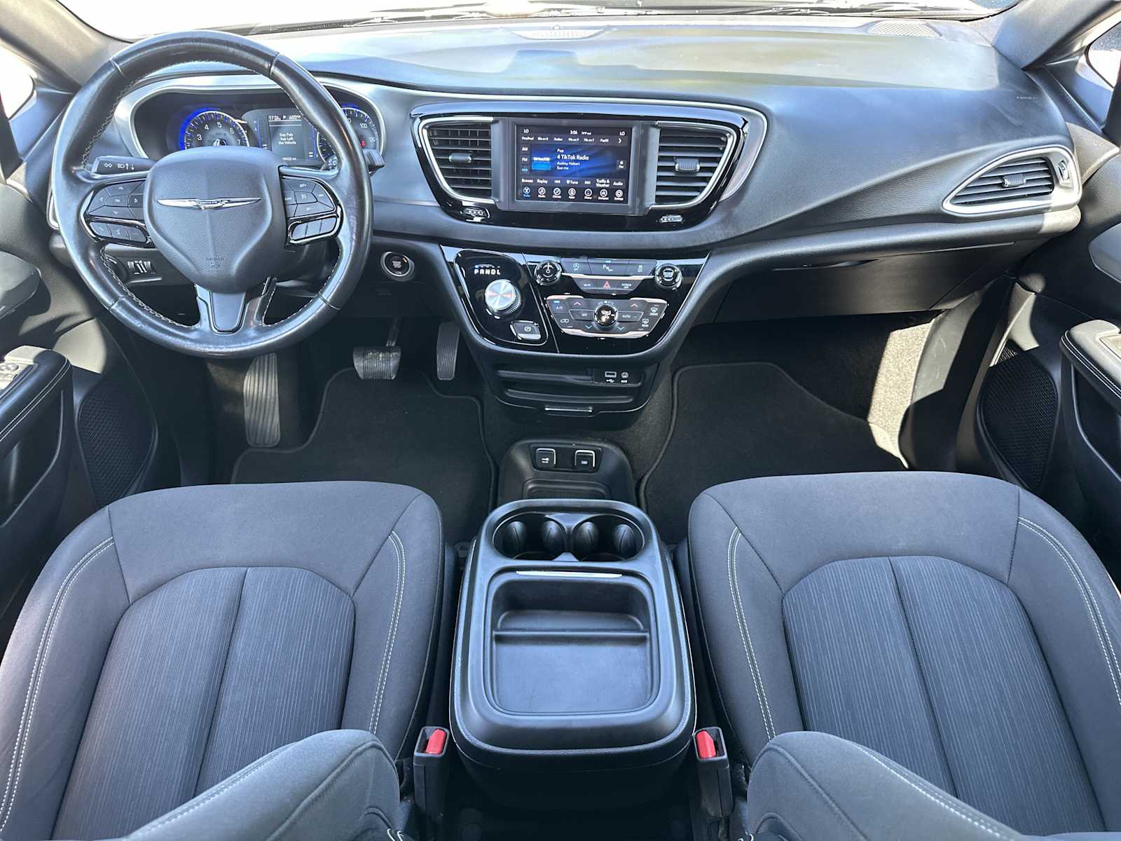 2020 Chrysler Pacifica Touring photo 21