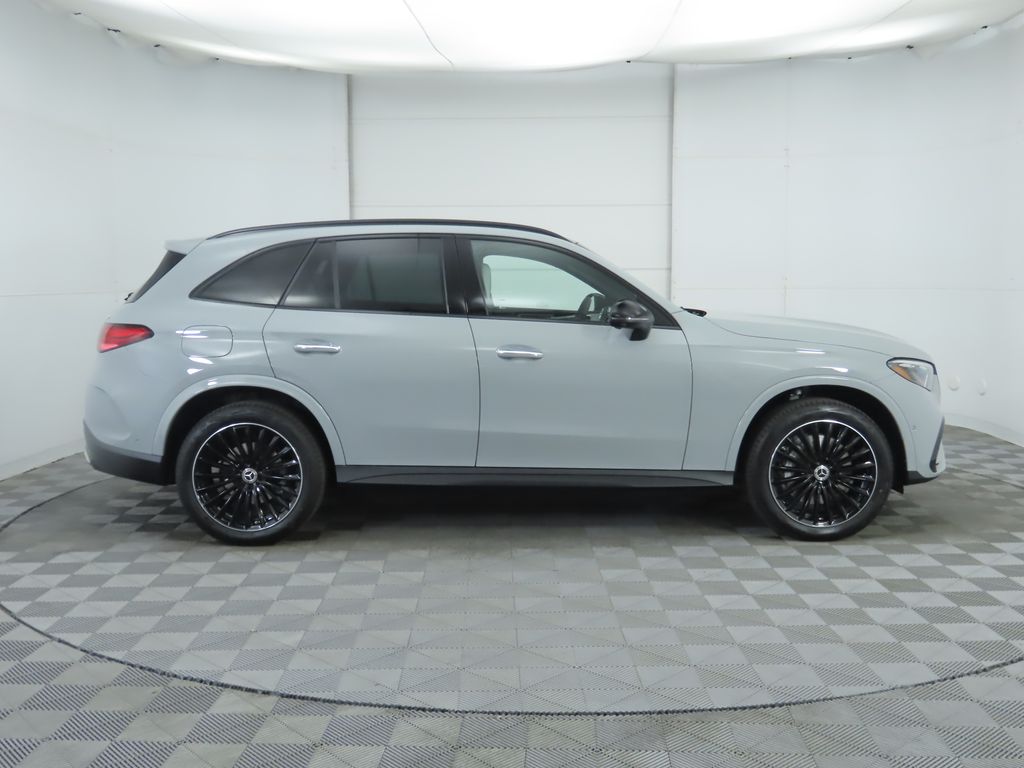 2026 Mercedes Benz GLC 300 4MATIC photo 4