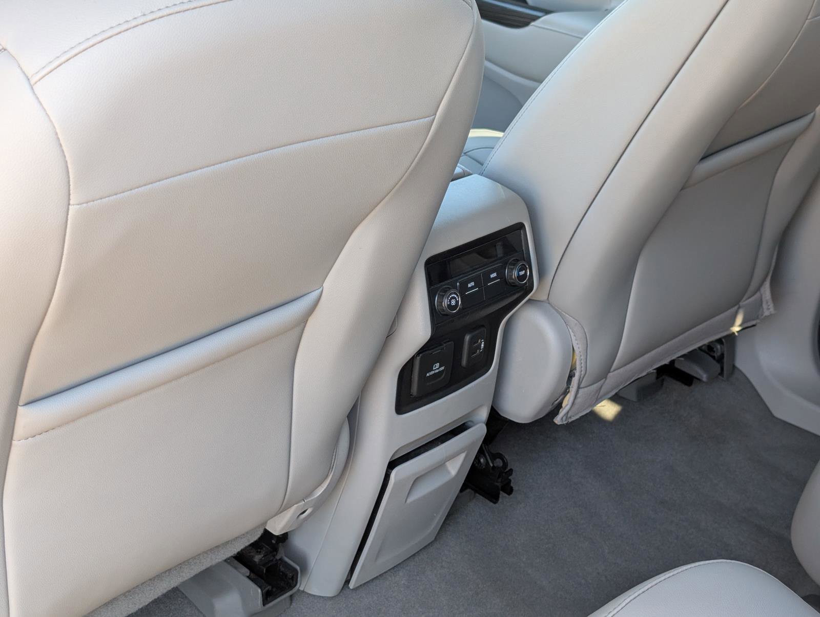 2019 Gmc Acadia SLT photo 30