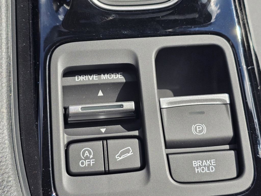 2025 Honda Pilot Touring photo 14