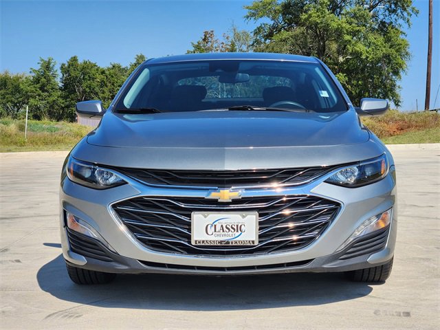2024 Chevrolet Malibu 1LT photo 2