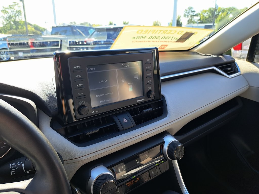 2022 Toyota RAV4 Hybrid XLE photo 14