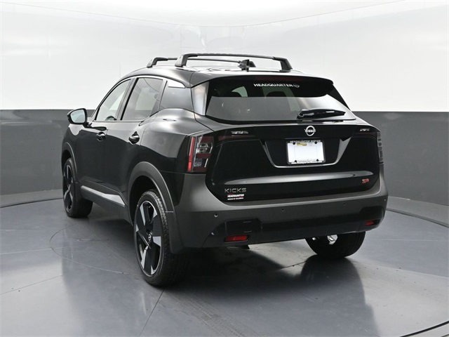 2025 Nissan Kicks SR photo 4