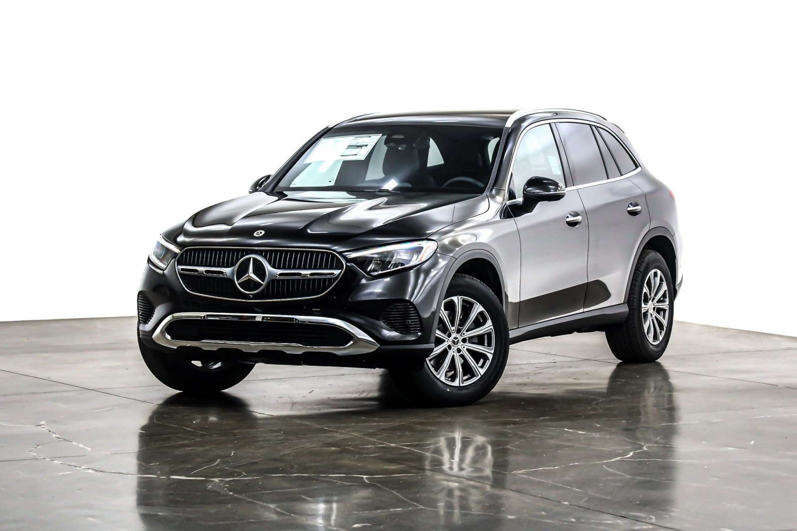 2026 Mercedes-Benz GLC Base's photo