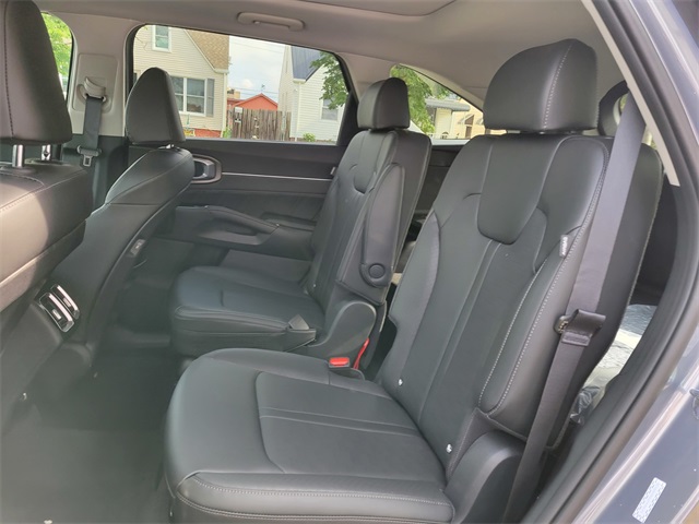 2025 Kia Sorento SX photo 12