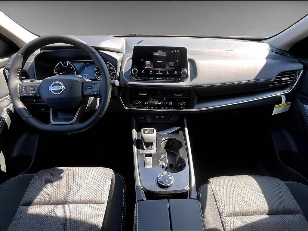 2026 Nissan Rogue SV photo 5