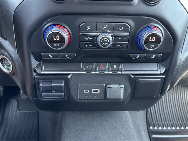 2022 Chevrolet Silverado LT photo 18