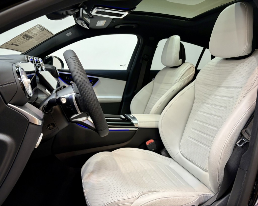 2026 Mercedes Benz GLC 300 4MATIC photo 9