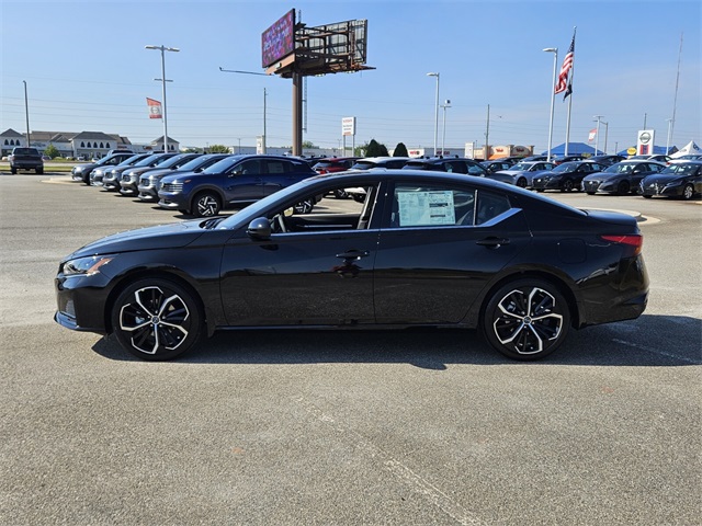 2025 Nissan Altima 2.5 SR photo 4