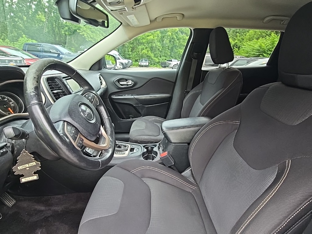 2016 Jeep Cherokee Latitude photo 9