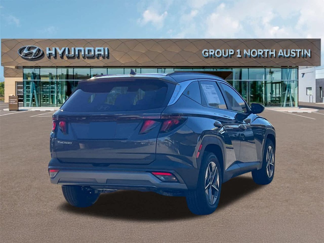 2025 Hyundai Tucson SEL photo 2