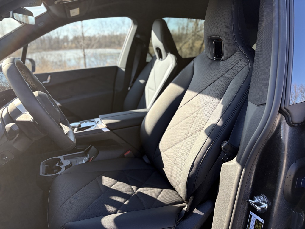 2025 Bmw iX photo 11