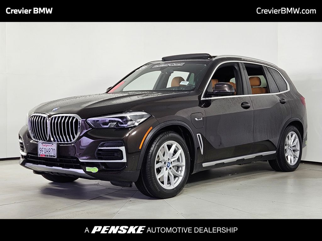 2023 BMW X5 45e's photo