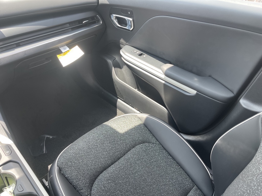 2025 Kia K4 GT-Line photo 12