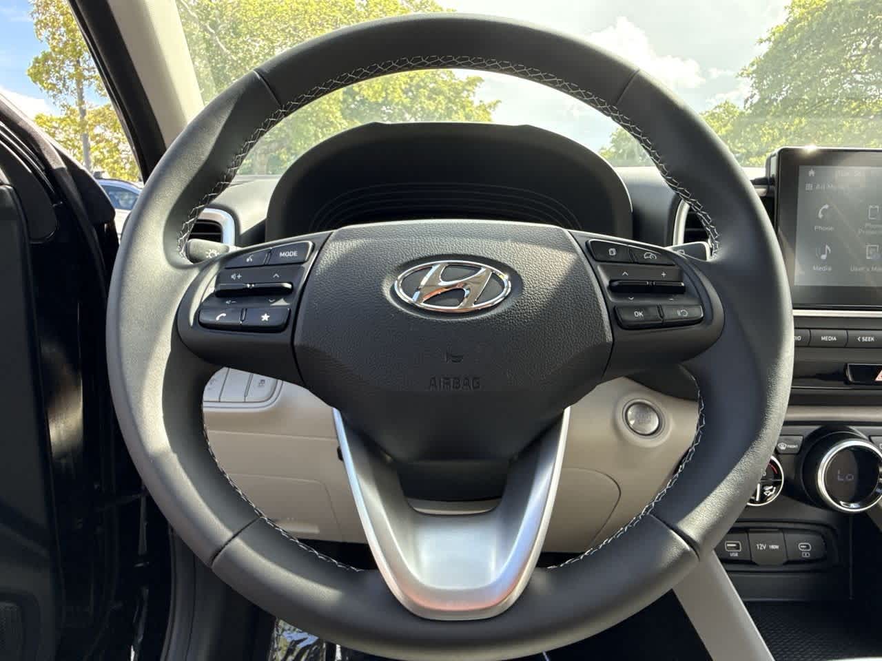 2025 Hyundai Venue SEL photo 14