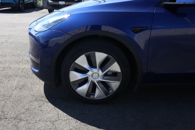 2023 Tesla Model Y Long Range photo 10