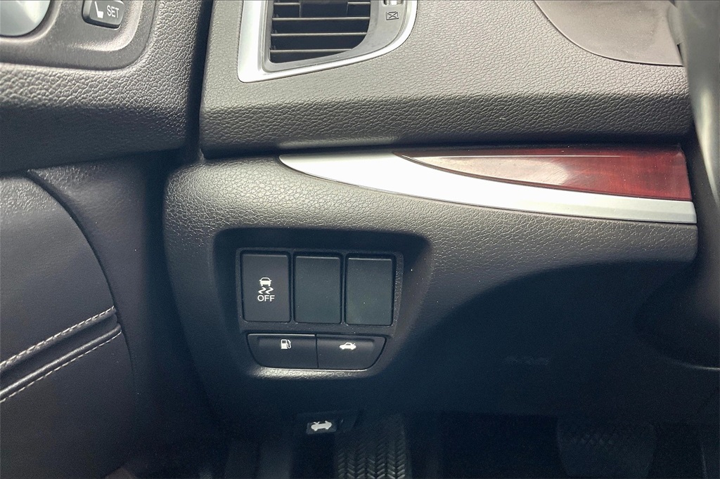 2015 Acura TLX Base photo 32
