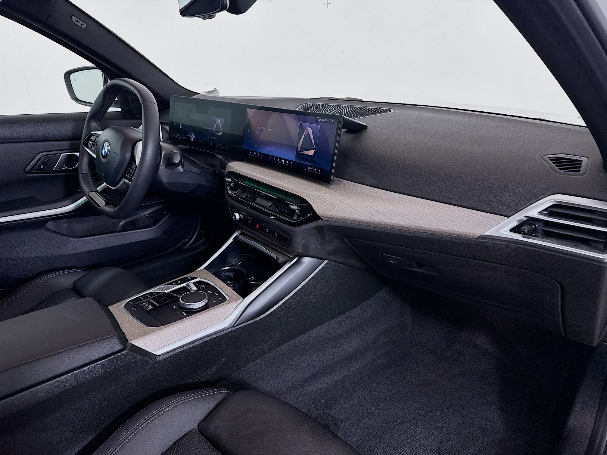 2025 Bmw 330i photo 28